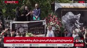 ببینید | درخواست احساسی همسر اکبر عبدی از مردم در مراسم تشییع همسرش